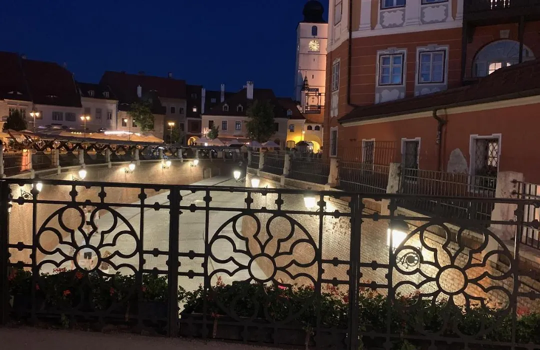 Apartament LIES BY THE BRIDGE - la Podul Minciunilor-1
