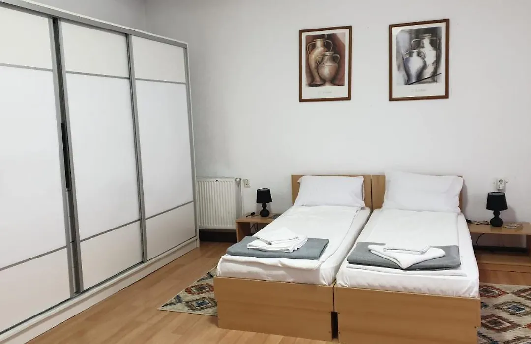 Apartament Little John-1