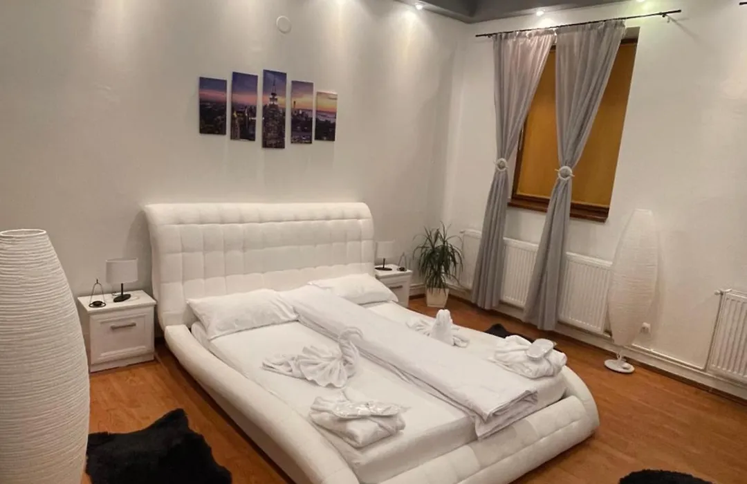 White Swan-Central Apartments-1