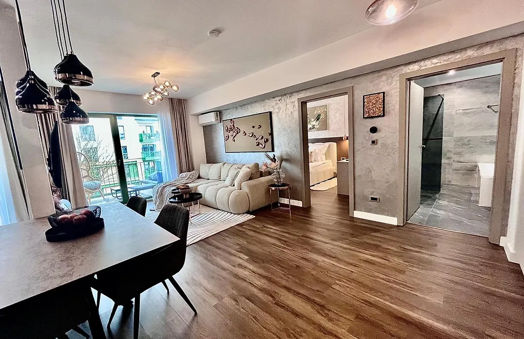 Flh La Vie En Rose Gold - Balcony, Free Parking, Bathtub, King Bed & Ac-1
