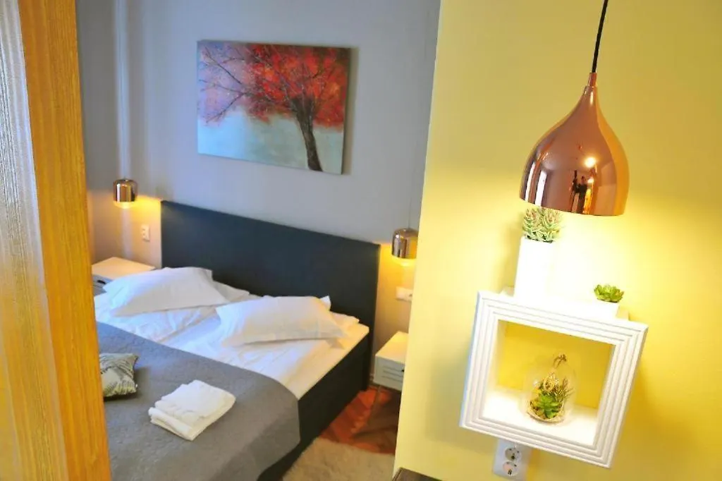 Hogor Apartments-1