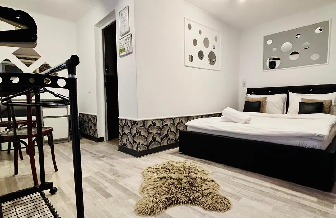 Cozy Room Old Town Sibiu-Sac Voyage Ocnei-1
