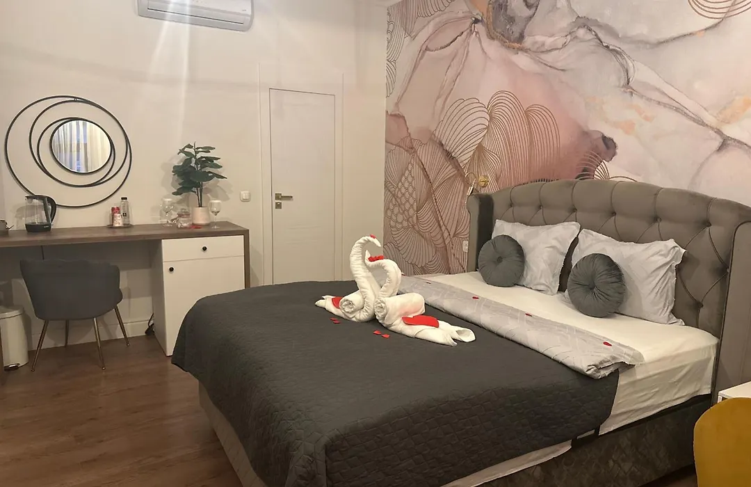 Luxuroom-1