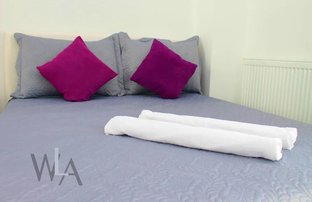 White Luxury Apartment-1