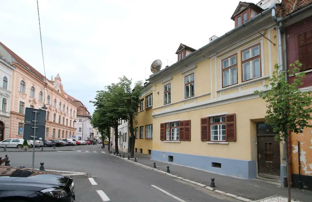 Anne'S House-1