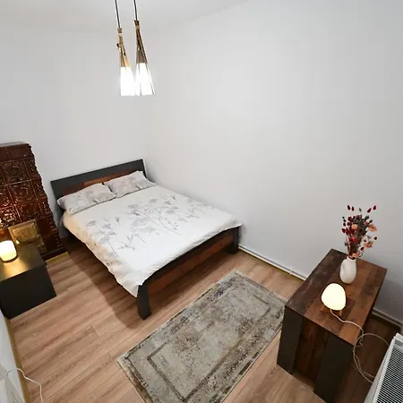 FLH - Tribunei Nest-3