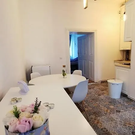 2Friends Apartment-3