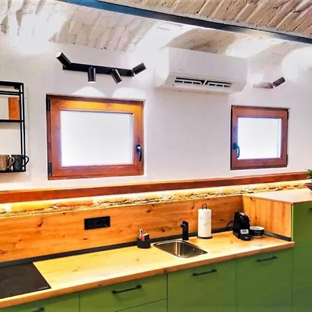 T House-2