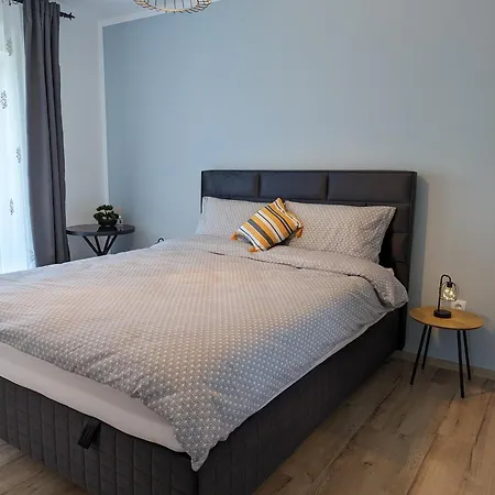 Room 17-2