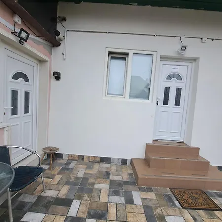 Free Private Garage In The Center-Delicia 4 Aparthotel-3