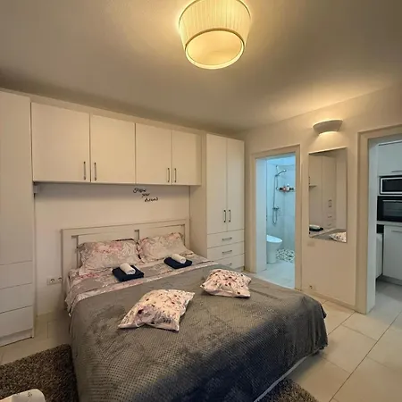 Kochet Pitters Home-2