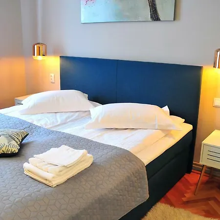 Ronis Apartments-2