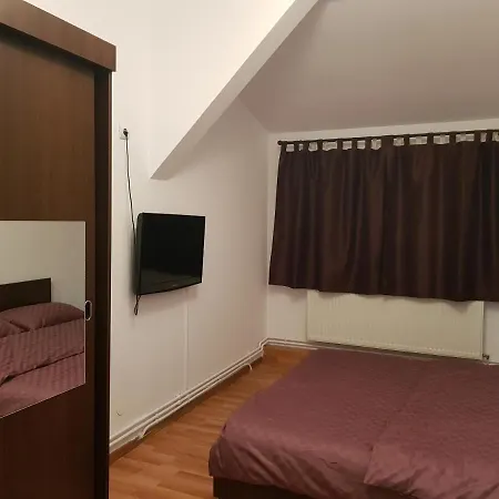 Diane'S Apartament-2