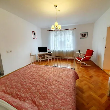 Luk Old Town Apartment-3