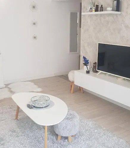 White Apartment Terezian Sibiu