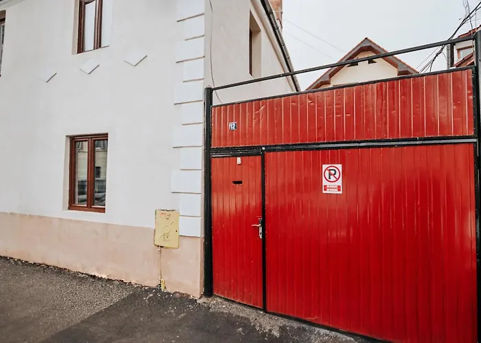 Authentic Old Town Retreat Apartment Sibiu