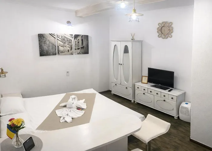 Flh - Chic Studio In Old Town Sibiu