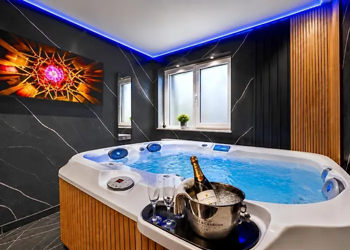 Luxor - Jacuzzi Apartments Sibiu