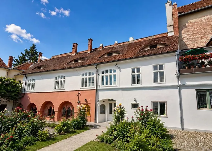 Mozart & Bach Historic Apartment Sibiu