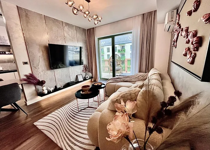 Flh La Vie En Rose Gold - Balcony, Free Parking, Bathtub, King Bed & Ac Apartment Sibiu